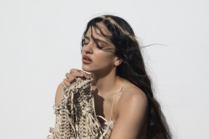 Rosalía en la imagen promocional de 'Lux'.