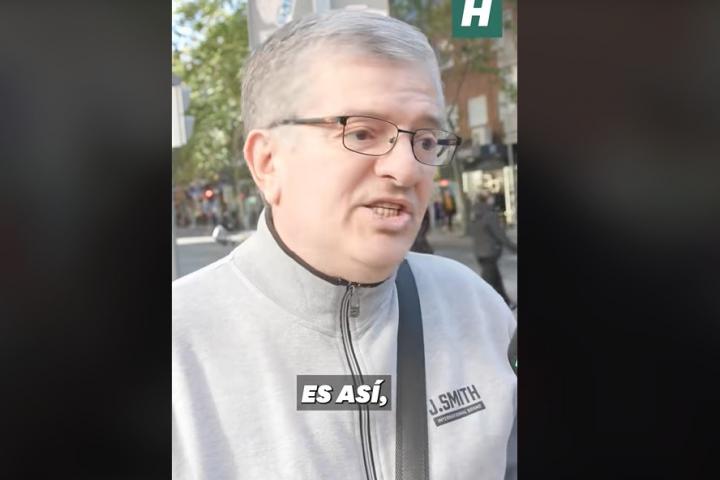 Un hombre,sobre la dimisión de Carlos Mazón.