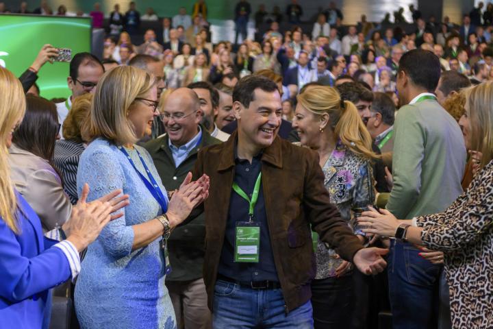 Juanma Moreno, este sábado, durante el Congreso del PP andaluz en Sevlla.