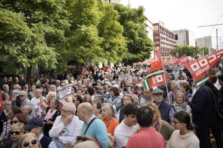 Vista de la manifestación en Sevilla de este domingo.
