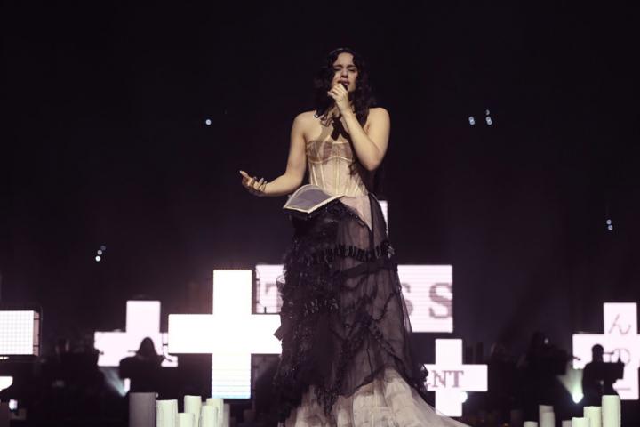 Rosalía, durante su actuación en LOS40 Music Awards Santander 2025
