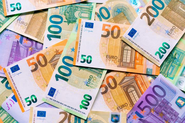 Billetes de 50, 100, 200 y 500 euros.