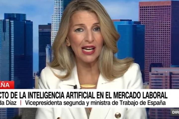 La vicepresidenta tercera del Gobierno español, Yolanda Díaz, durante una entrevista en CNN en Español, el 14 de noviembre de 2025.
