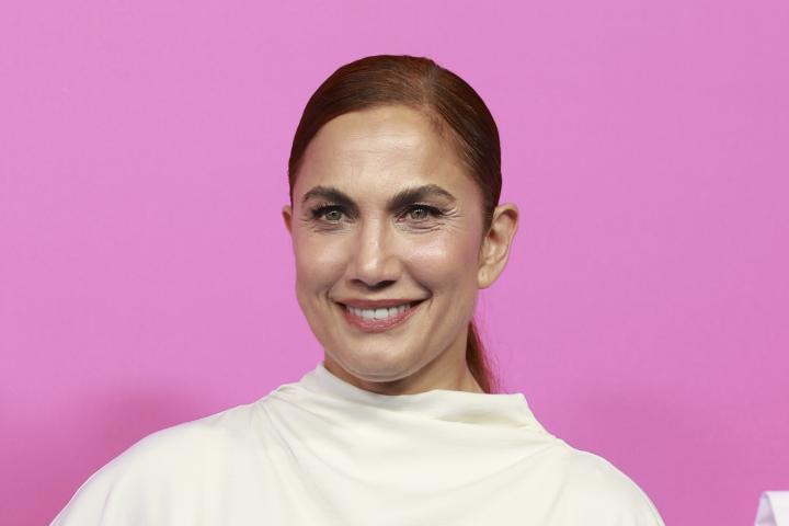 La actriz Toni Acosta, fotografiada en el estreno de 'Todos los lados de la cama' en Madrid el 12 de noviembre de 2025.