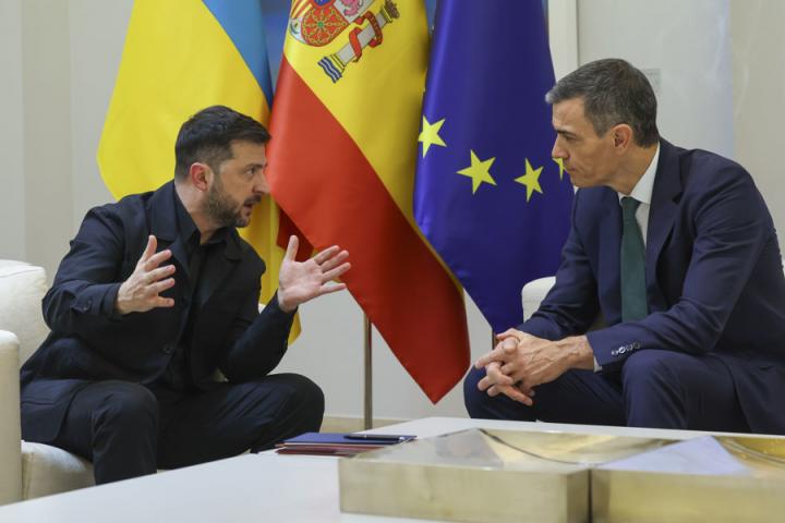 Zelenski y Sánchez conversan en La Moncloa este martes 18 de noviembre