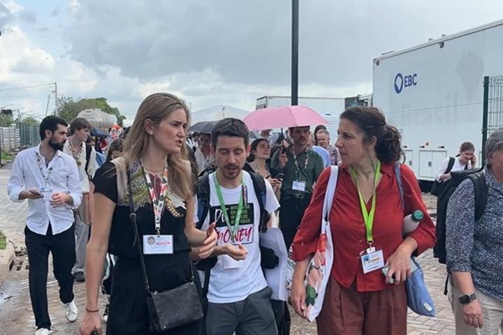 La COP30 desaloja el pabellón de negociaciones por un incendio.