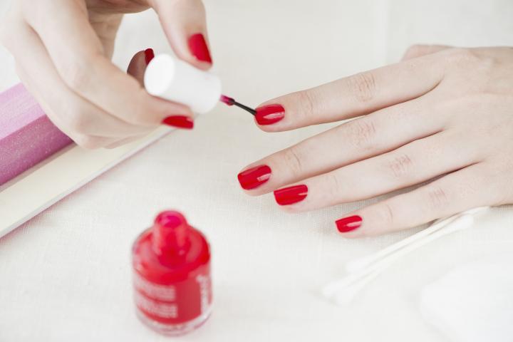 alt="alt="Manicura roja.""