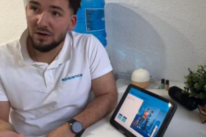 Rodrigo Miranda, en el vídeo en el que expone sus dos trabajos.