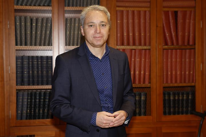 Vicente Valles en la premiere del libro Cuando ya nada es urgente en en abril de 2025.