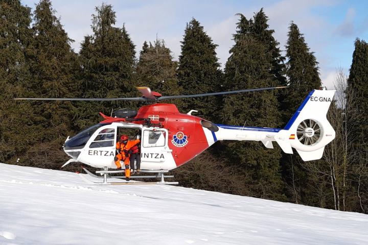 Helicóptero de la Ertzantza
