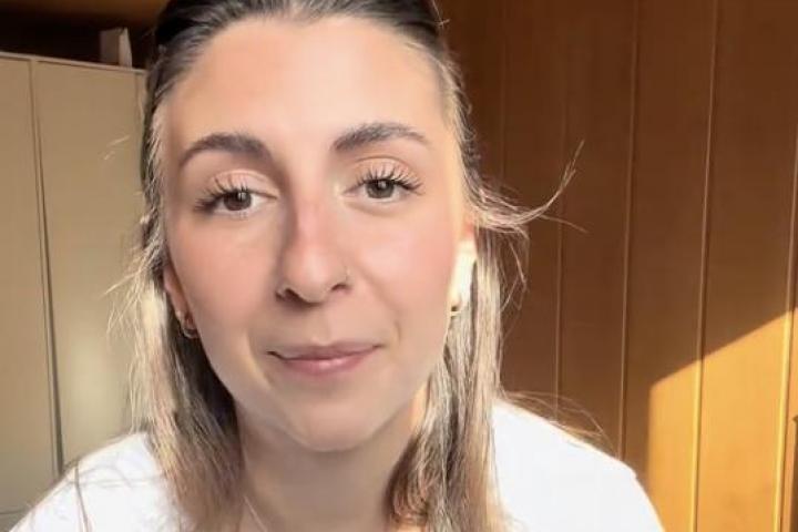 Captura del vídeo de TikTok en el que la española @noemilopp detalla su experiencia trabajando como niñera en Suiza.