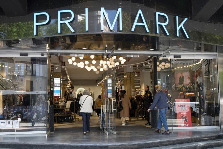 Una fachada de una tienda de Primark.