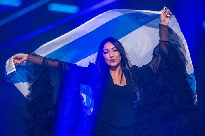 La israelí Yuval Raphael, durante su actuación en Eurovisión 2025