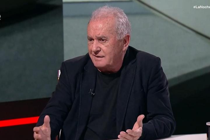 Víctor Manuel en 'La Noche' con Xabier Fortes.