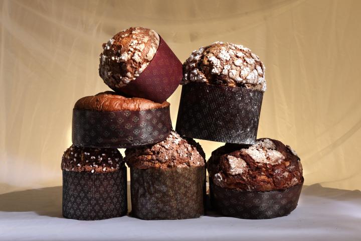 Panettones de diferentes sabores y tamaños