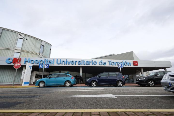 Vista de la entrada del Hospital de Torrejón de Ardoz gestionado por el grupo sanitario Ribera, el 4 de diciembre de 2025.