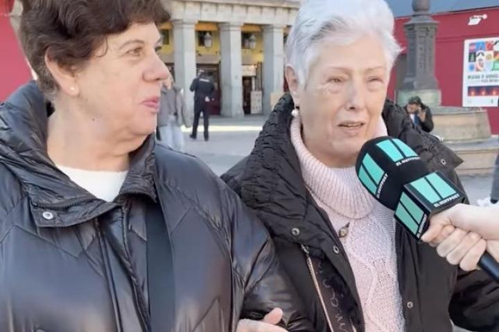 Dos señoras en una entrevista con El HuffPost