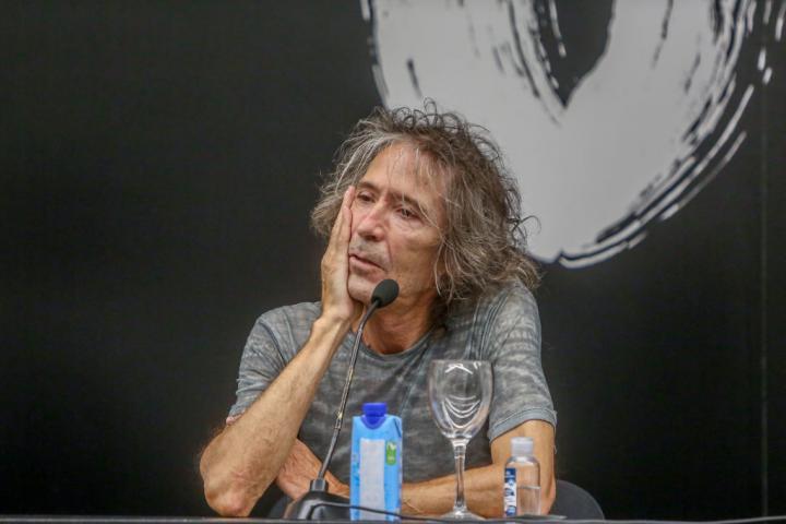 El cantante de Extremoduro, Robe Iniesta, durante una rueda de prensa en el Círculo de Bellas Artes, el 11 de agosto de 2021 en Madrid.