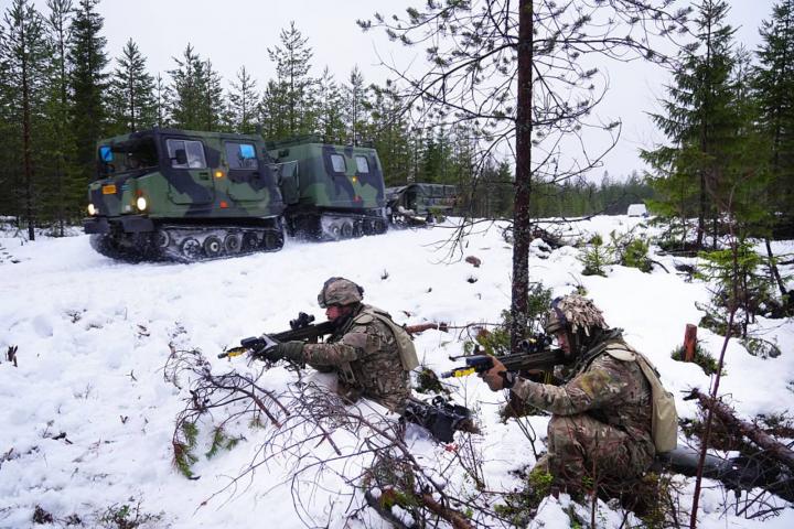Soldados británicos entrenando en Vuosaanka, cerca de Kajaani, en Finlandia, durante un gran ejercicio en la frontera de la OTAN con Rusia