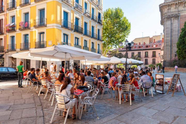 Terraza de un bar en el barrio madrileño de La Latina.