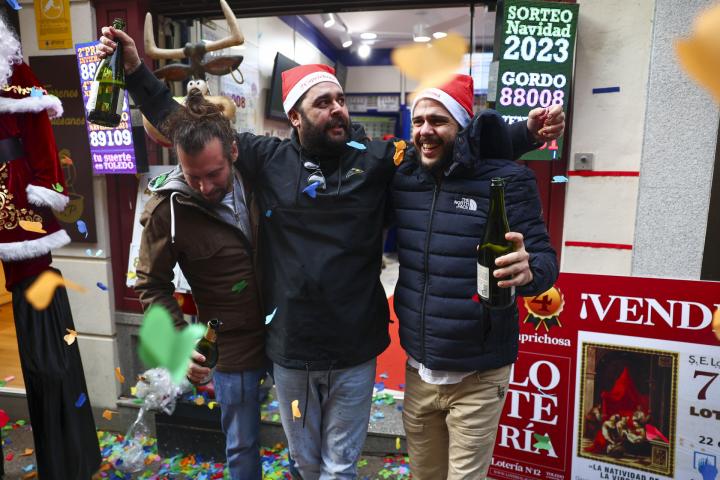 Ganadores de un quinto premio en una imagen de archivo