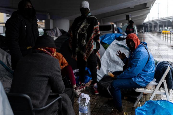 Imagen de varios de los afectados por el desalojo