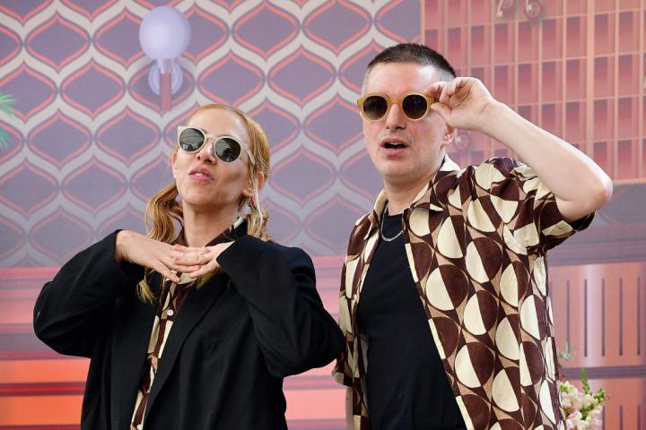 Juliana Gattas y Alejandro Sergi, componentes de Miranda!, en la presentación de 'Hotel Miranda!' en 2023.