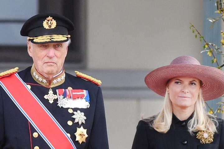 El rey Harald de Noruega y su nuera Mette-Marit de Noruega en la visita de Estado de la presidenta de Moldavia