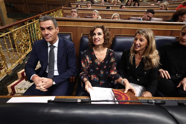 Pedro Sánchez, María Jesús Montero y Yolanda Díaz, en el Congreso
