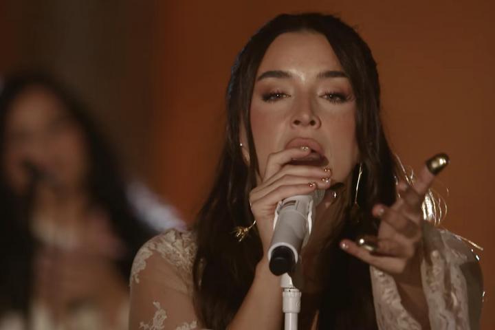 Lola Índigo interpretando 'Verde'