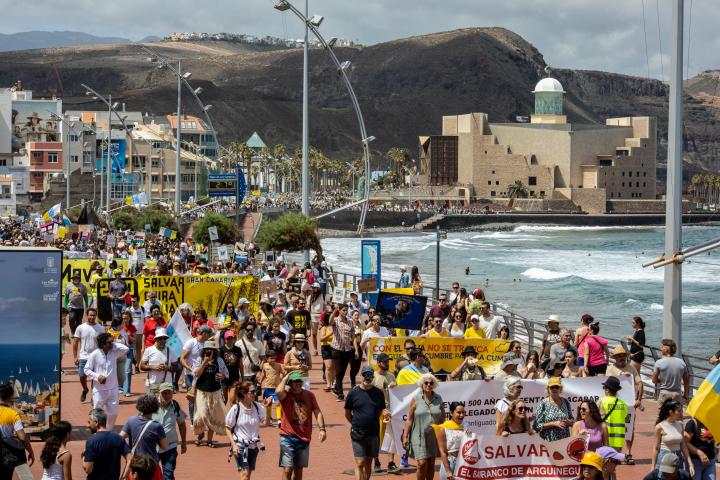 Protesta contra turismo en Gran Canaria.