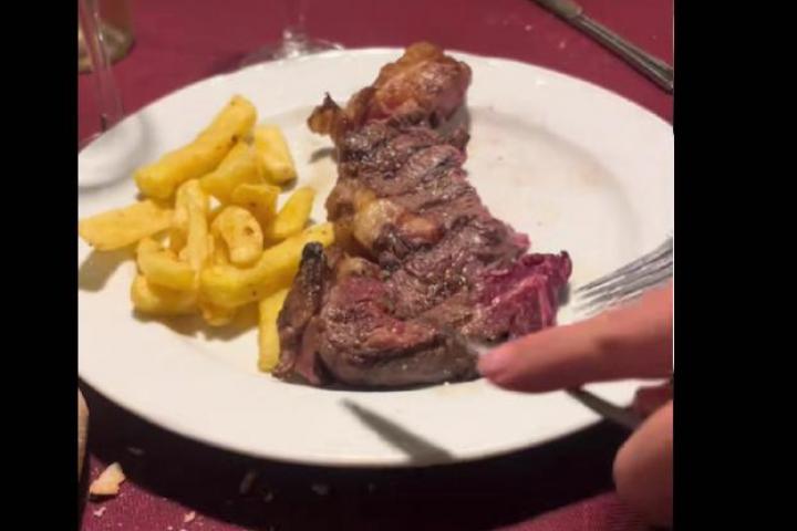 El vídeo de @olatzu5 sobre cómo le presentaron la carne.