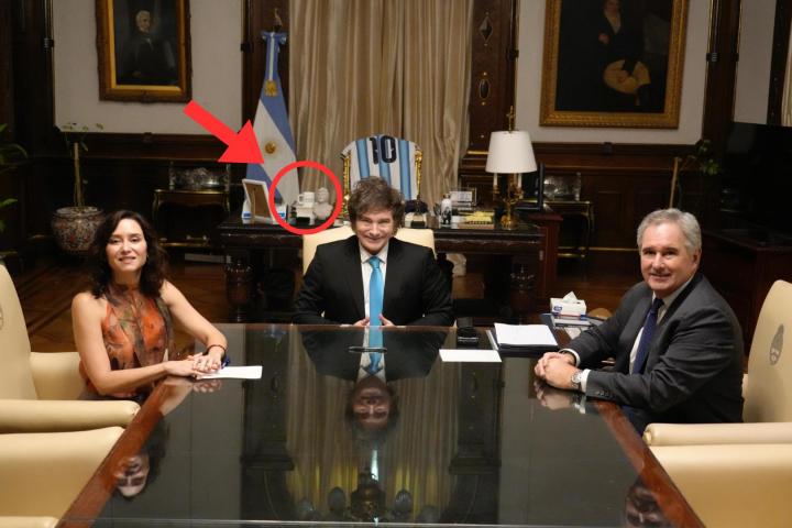 El detalle que va a sorprender a más de uno en la foto de Isabel Díaz Ayuso junto a Javier Milei
