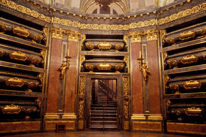 El panteón de los reyes de El Escorial