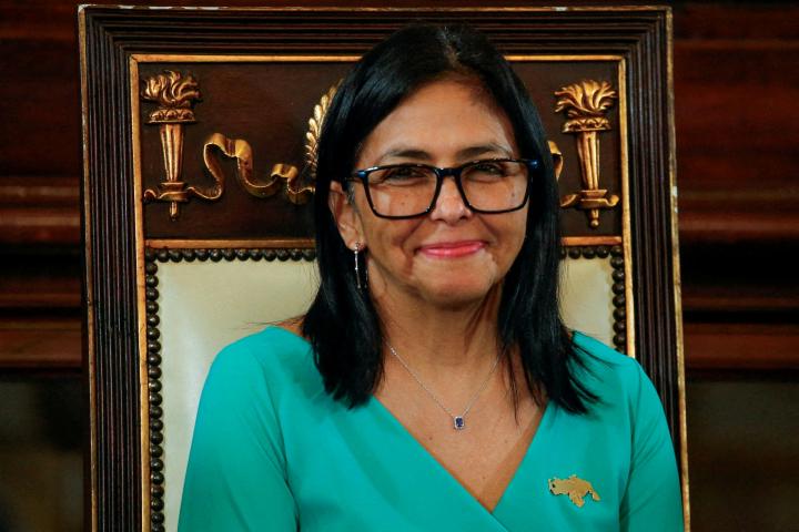 La presidenta interina de Venezuela, Delcy Rodríguez, asiste a su jura del cargo en la Asamblea Nacional, en Caracas, el 5 de enero de 2026.