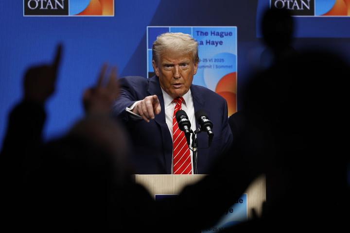 Donald Trump gesticula en una comparecencia durante la última cumbre de la OTAN