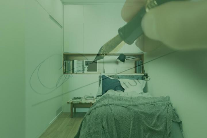 Montaje de imágenes de una pequeña habitación con un detalle de una firma de contrato en segundo plano.