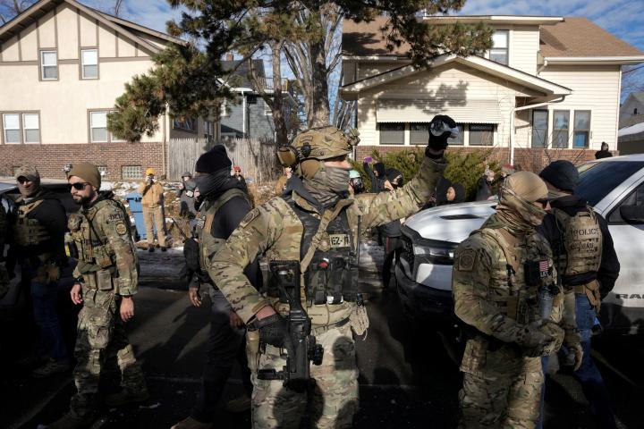 Agentes federales, tras el asesinato de Renee Nicole Good en Minneapolis (Minnesota), el 12 de enero de 2026.