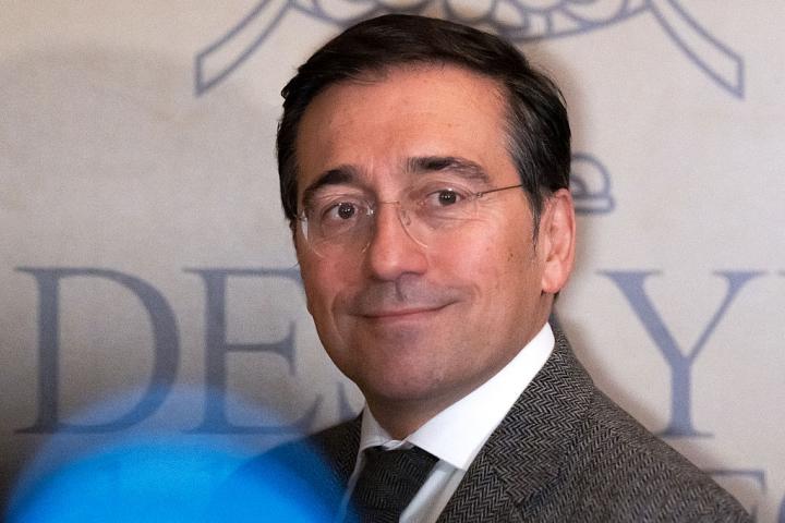 El ministro de Asuntos Exteriores, Unión Europea y Cooperación de España, José Manuel Albares, durante 'Los Desayunos del Ateneo', en Madrid, el 12 de enero de 2026.