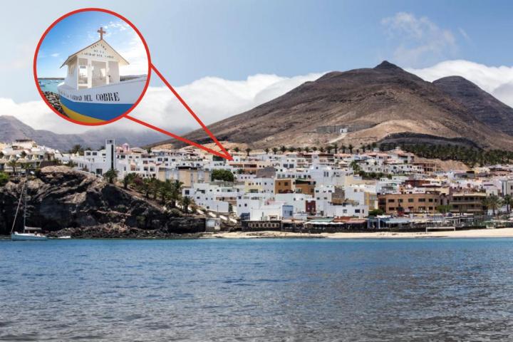 Una imagen de archivo de Fuerteventura y una imagen superpuesta de la ermita de El Jablito