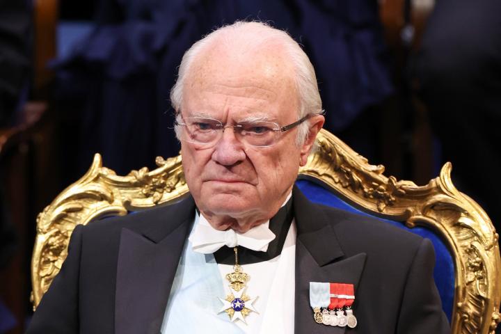 El rey Carlos Gustavo de Suecia en los Premios Nobel 2025