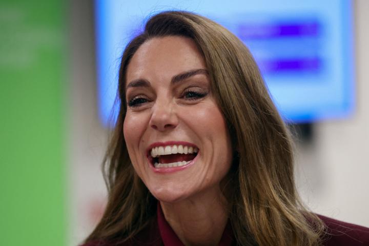 Kate Middleton, muy sonriente en su visita al Charing Cross Hospital de Londres