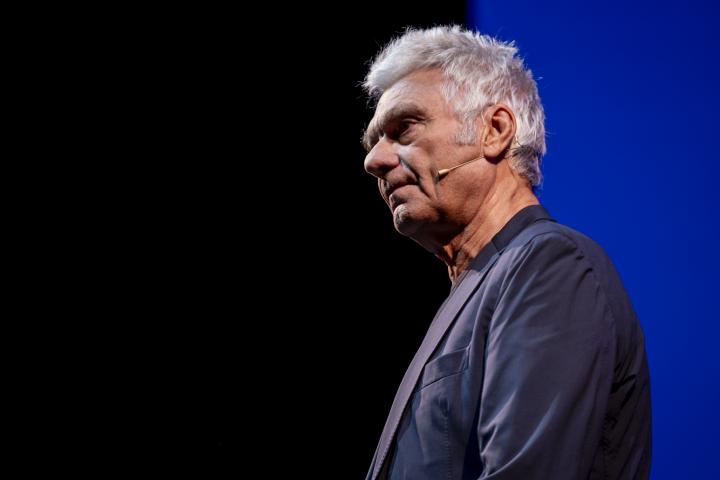 El humorista Carles Sans en un espectáculo.