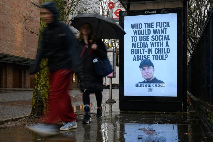Foto de una campaña contra Grok, la red social X y Elon Musk en Londres (Reino Unido).