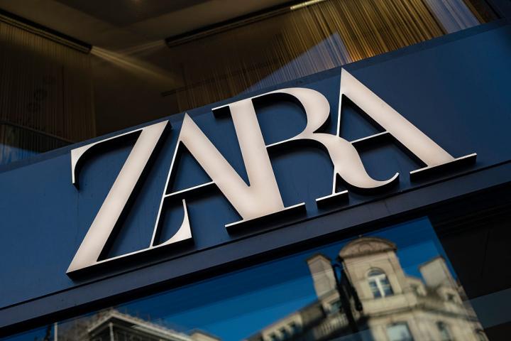 Logo de Zara en una de sus tiendas