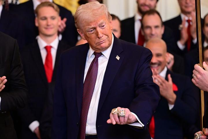 El presidente de EEUU, Donald Trump, en una ceremonia en honor a los Florida Panthers, campeones de la Copa Stanley de hockey sobre hielo, el 15 de enero de 2026 en Washington.