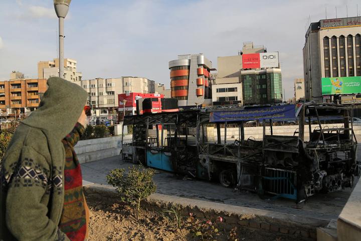 Las protestas contra el régimen de los ayatolás continúa en Irán