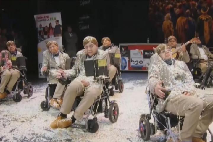 La agrupación del Llull durante su actuación