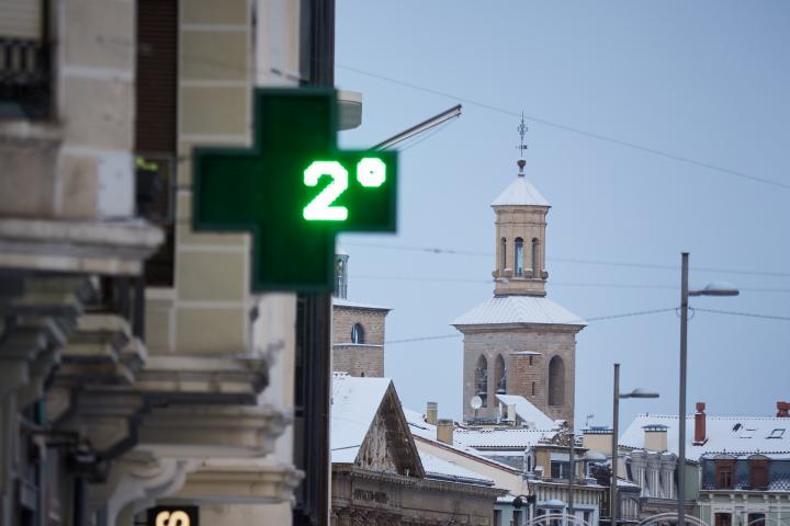 Un termómetro a 2 grados en Pamplona (Navarra), el pasado 6 de enero.