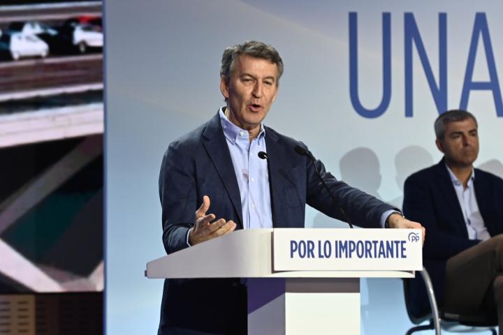 El presidente del PP, Alberto Núñez Feijóo, en el acto de Zaragoza de este domingo.